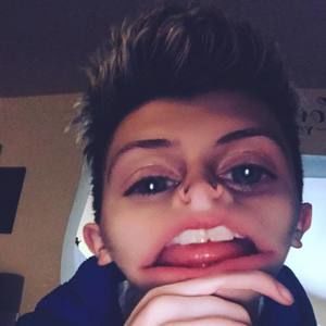 Meet your Posher, Zachary